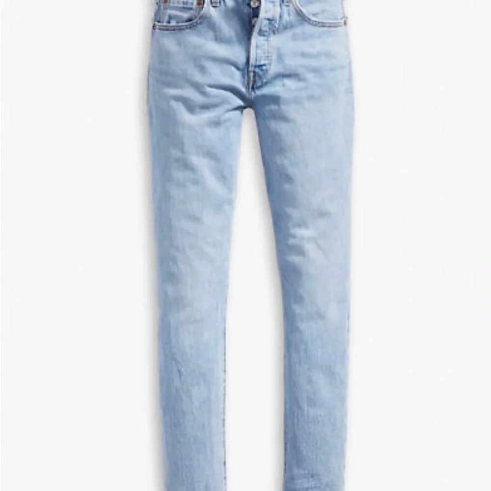 NWT Levi’s 501 Skinny Women’s Button Fly Jeans - Light Wash - Picture 3 of 3